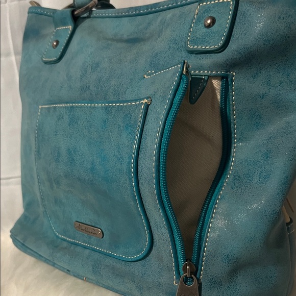 Montana West Concealed Carry Turquoise and Red Aztec Tote - Picture 3 of 6